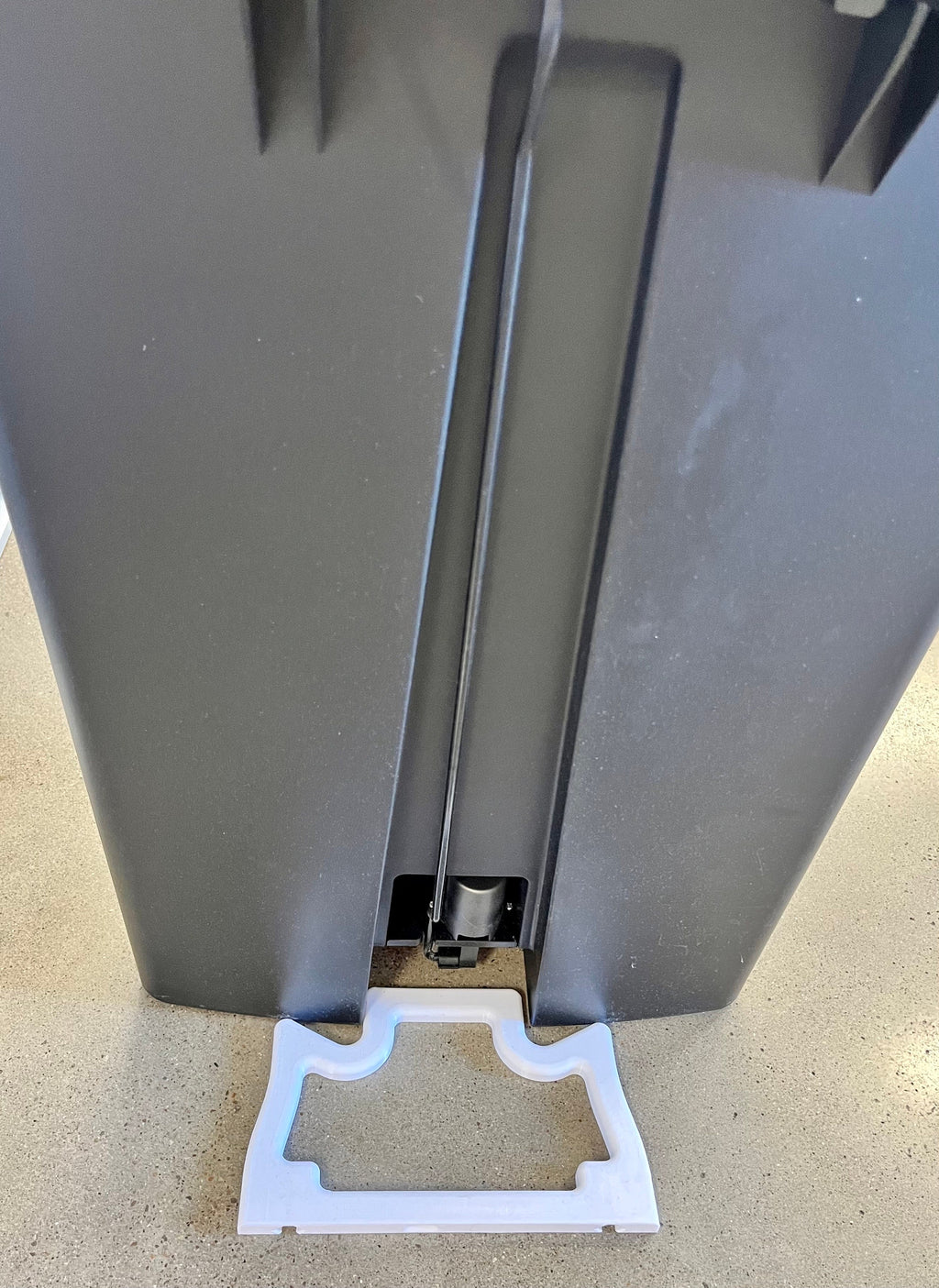 NoScoot Spacer for CW1355, CW1356, CW1357, CW1358 – Compatible with SimpleHuman 13.2 Gallon Semi-Round Trash Cans